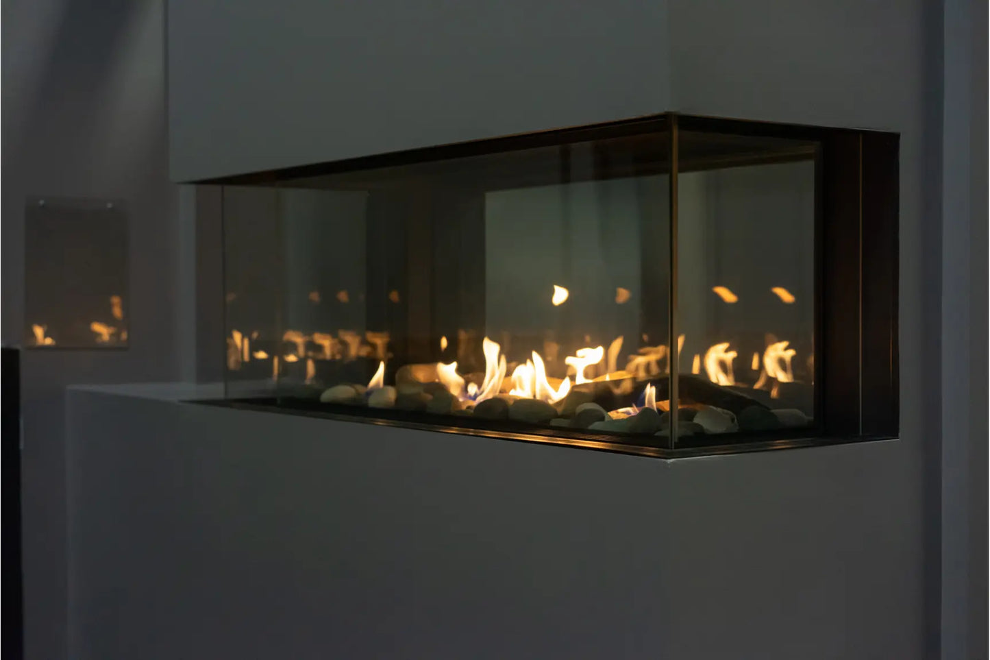 Amantii Sierra Flame 48" LYON 4-Sided See Through Gas Fireplace | LYON-48-NG