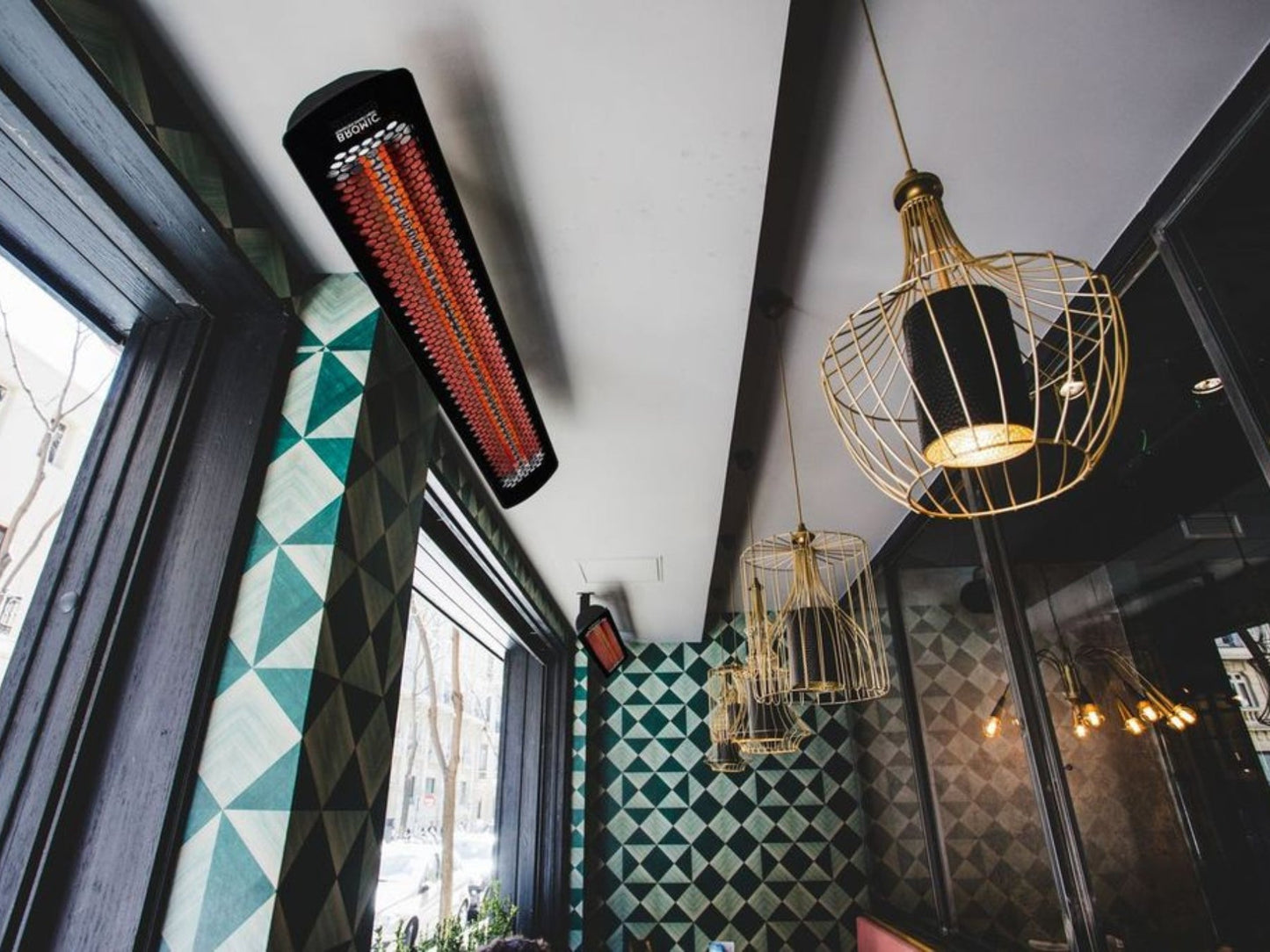 Bromic Heating Tungsten Smart-Heat 44" 4000W Series 208v Black Electric Outdoor Patio Heater