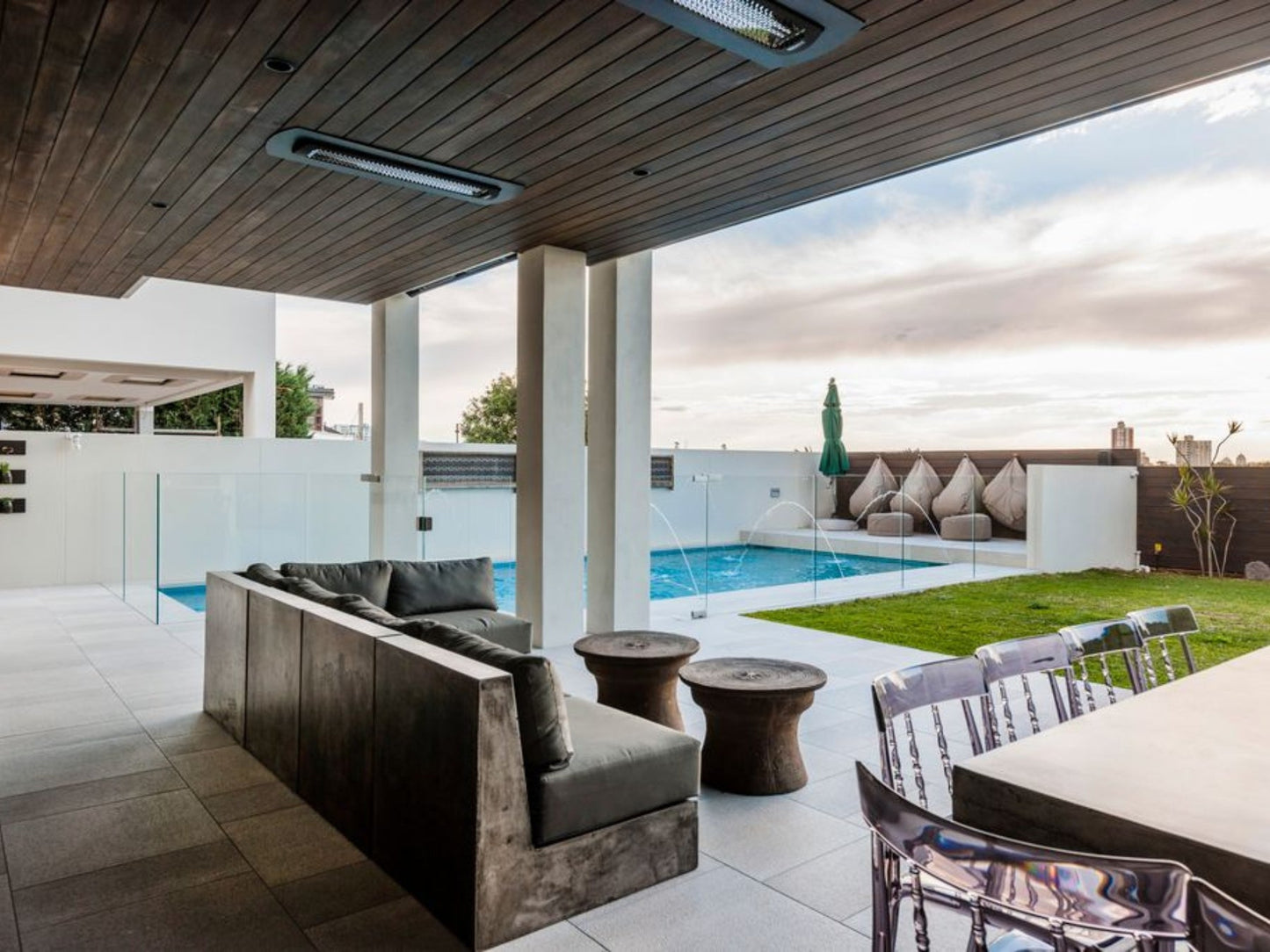 Bromic Heating Tungsten Smart-Heat 56" 6000W Series 220-240v Black Electric Outdoor Patio Heater