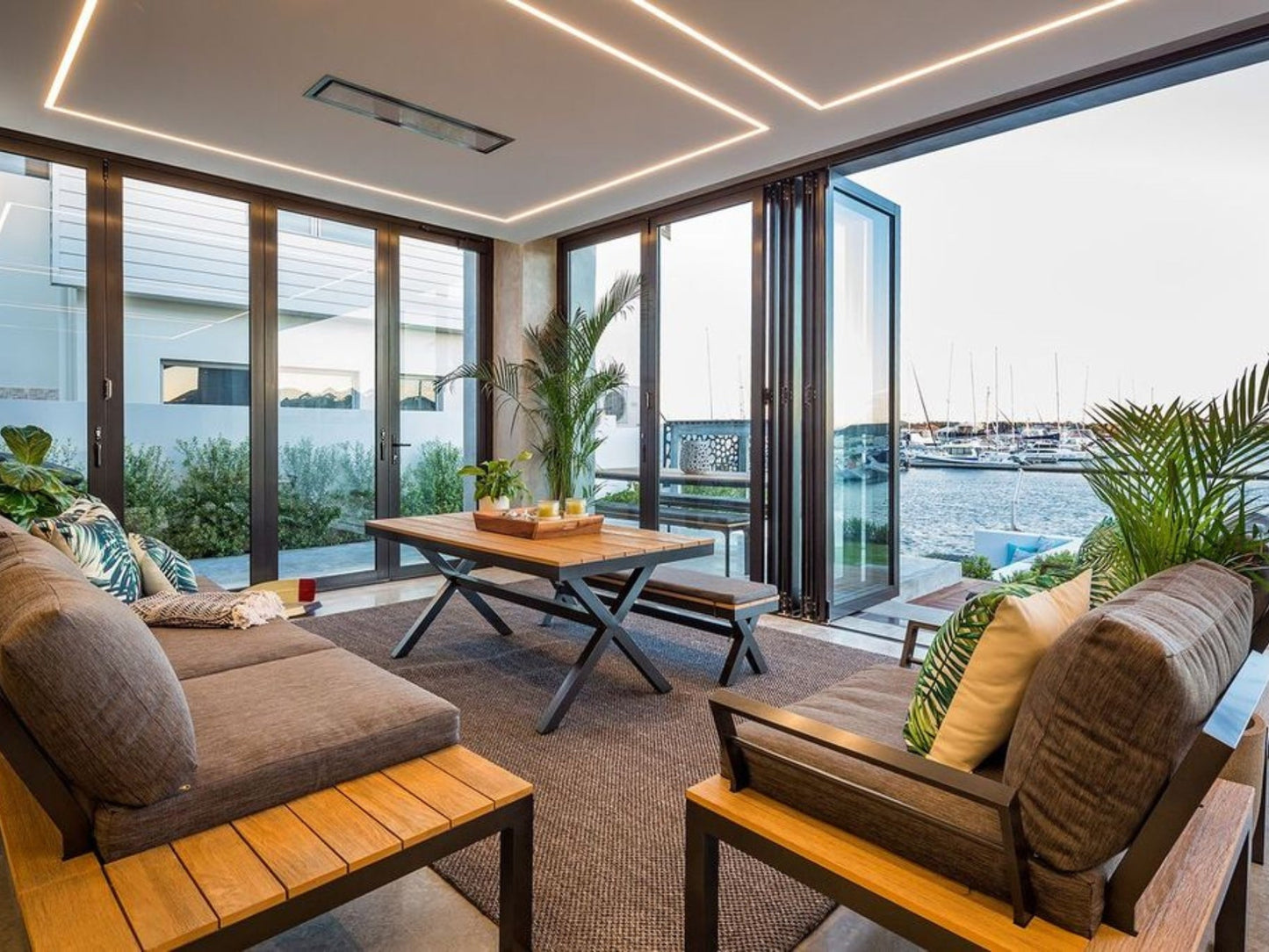 Bromic Heating Platinum Smart-Heat Black 33" 2300W Series 208v Electric Patio Heater