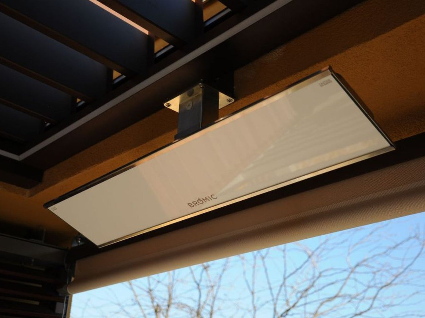 Bromic Heating Platinum Smart-Heat White 53" 4500W Series 220-240v Electric Patio Heater