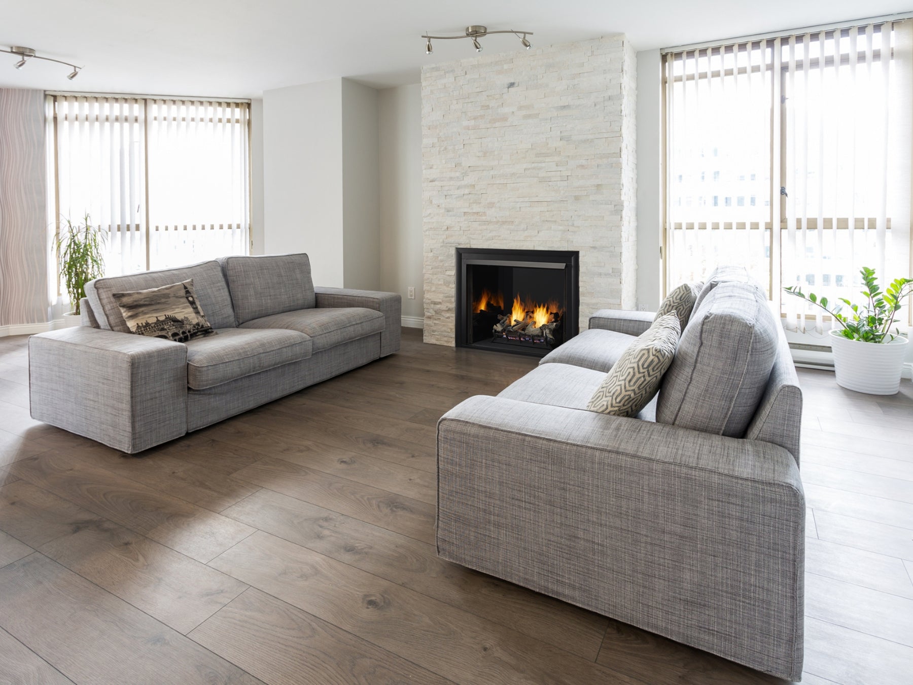 Monessen Lo-Rider 36" Circulating Clean Face Gas Firebox Multi-tonal Gray Herringbone panels