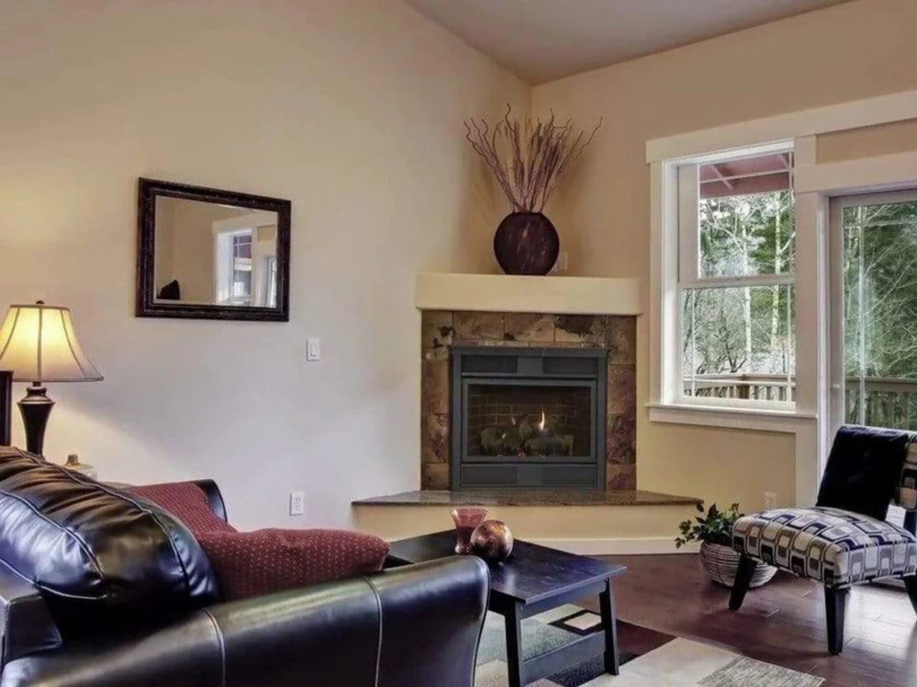 Monessen Symphony 32" Traditional Natural Gas Fireplace IntelliFire Plus Ignition